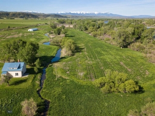 Greybear Ranch on the Yellowstone
