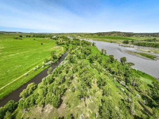 Cottonwood Ranch on the Yellowstone