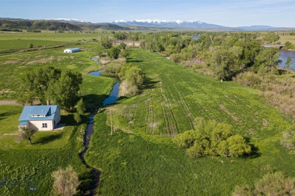 Greybear Ranch on the Yellowstone