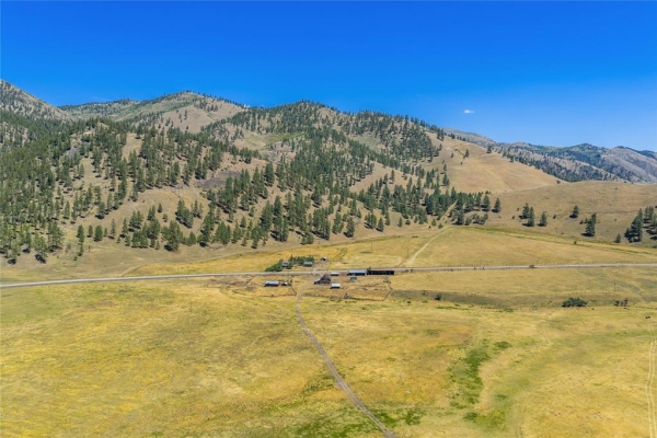 Map of 31022 Beavertail Road: 1073 acres SE of Clinton
