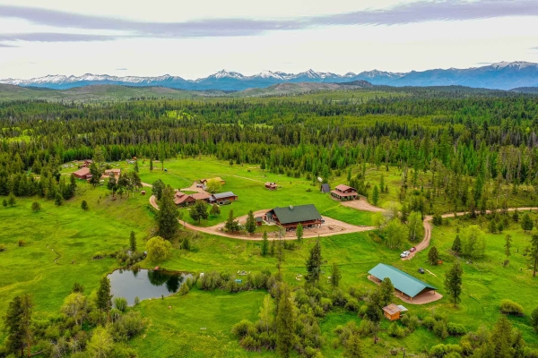 Grey Wolf Lodge